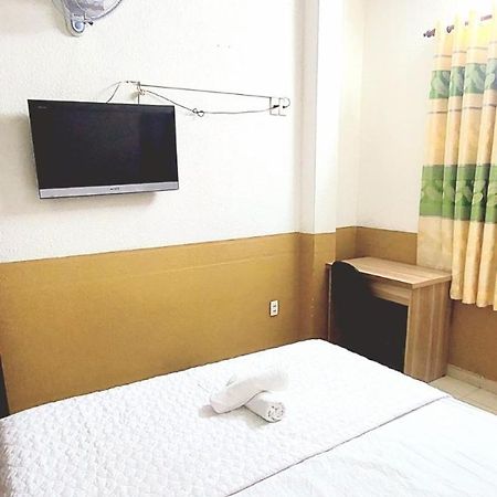 Khach San Huong Quynh Hotel Ho Chi Minh City Bagian luar foto