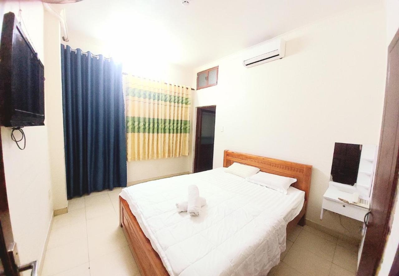 Khach San Huong Quynh Hotel Ho Chi Minh City Bagian luar foto